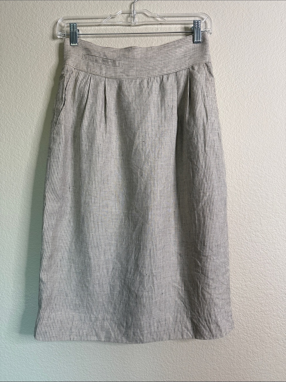 Dana Buchman linen stripe pencil skirt size 8 cream/black